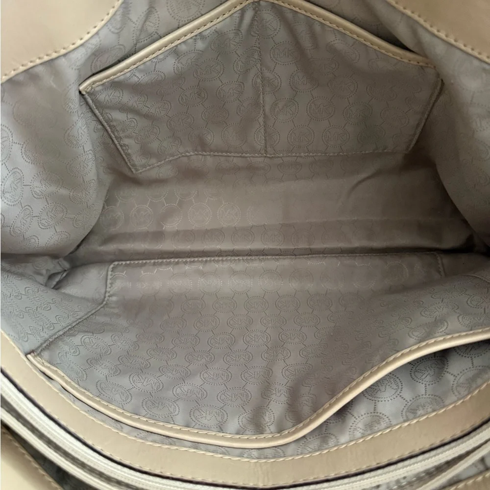 Michael Kors | Jet Set Travel Tote | Excellent Conditions